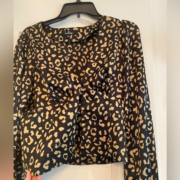 Lulus leopard print blouse - Picture 5 of 7